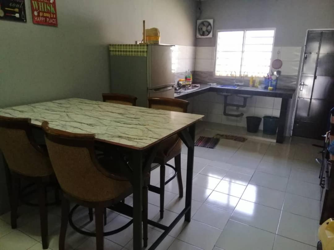 Homestay Perpaduan, Taman Bercham Raya Ulu Kinta Ipoh Perak Kampong Batu Lapan  Εξωτερικό φωτογραφία
